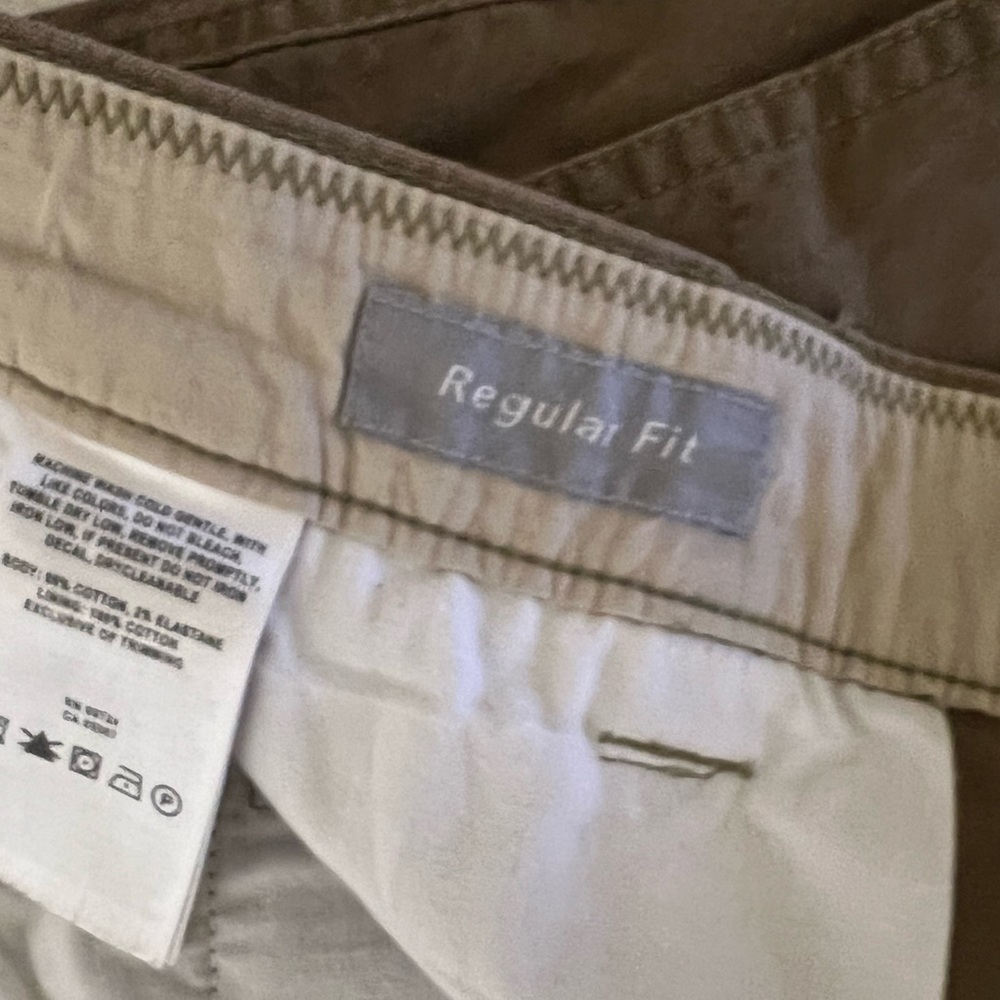 Columbia mens slacks. 38 waist by 30 length. Tan/ beige. 6 pockets - Picture 8 of 9